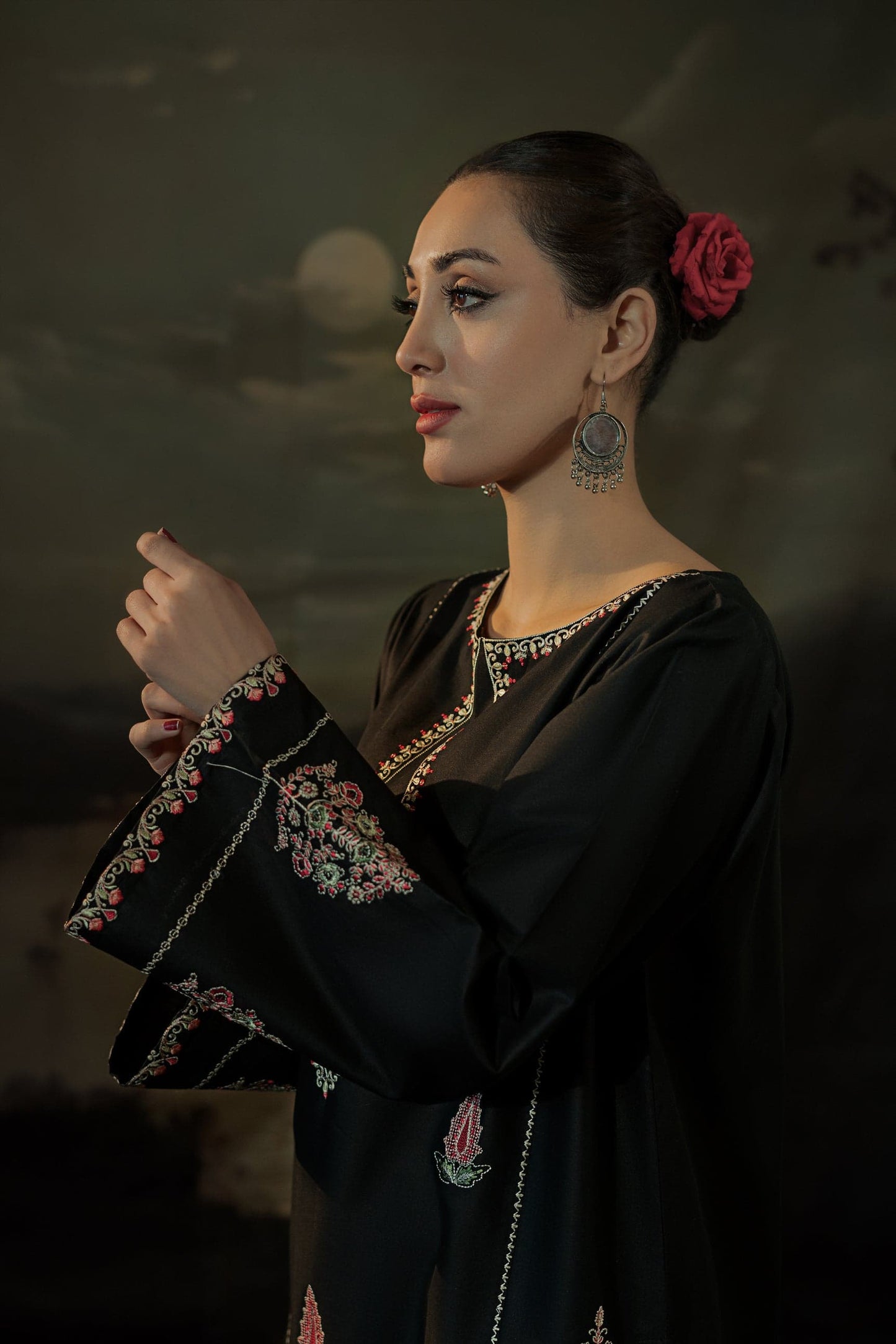 BLACK IRIS LONG LENGHT ( Embroided 2 PCs)
