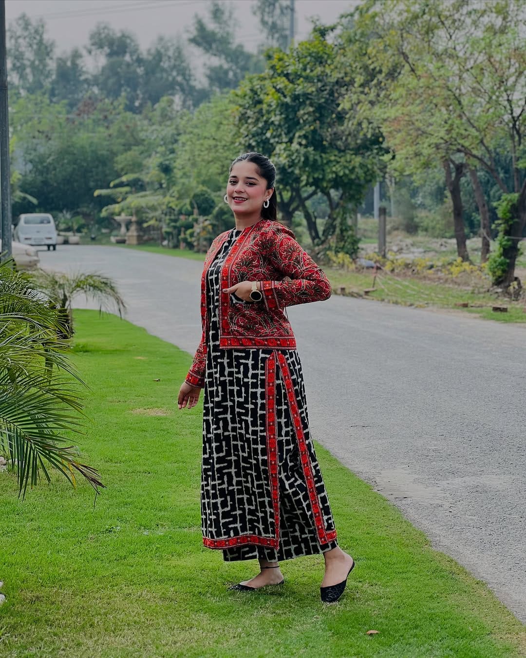 Niloofar (Digital 2 Pcs) With Koti