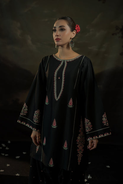 BLACK IRIS LONG LENGHT ( Embroided 2 PCs)