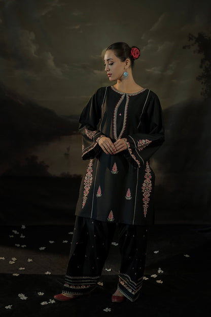 BLACK IRIS LONG LENGHT ( Embroided 2 PCs)