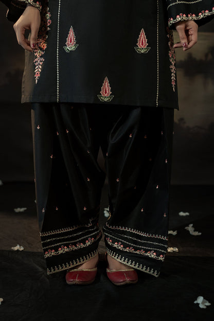 BLACK IRIS LONG LENGHT ( Embroided 2 PCs)