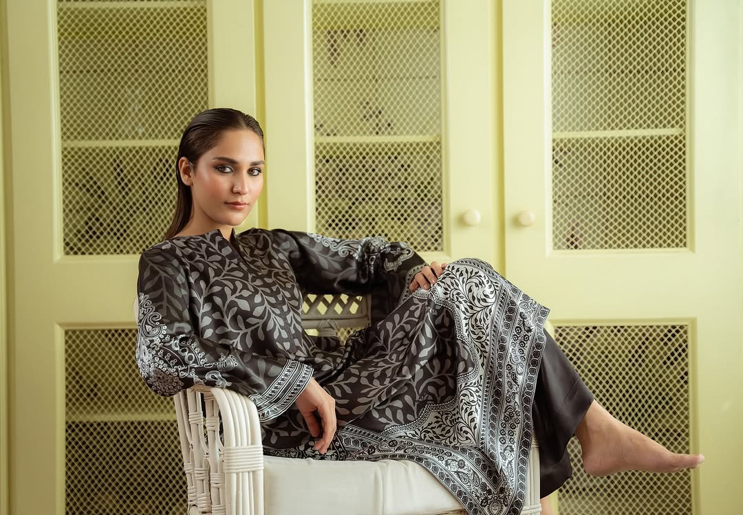 Komal Black (Digital 2 Pcs) Long Length